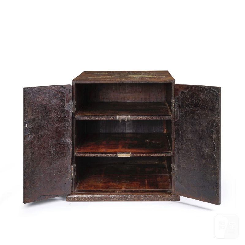 清 紫檀及硬木嵌寶櫃 | CABINET EN ZITAN ET BOIS DUR ET INCRUSTATIONS DE PIERRES DURES ET NACRE - 图2